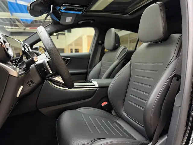 Mercedes-Benz GLC view 12