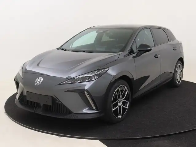 MG MG4 EV 64 kWh Luxury mit schwarzer Innenausstattung