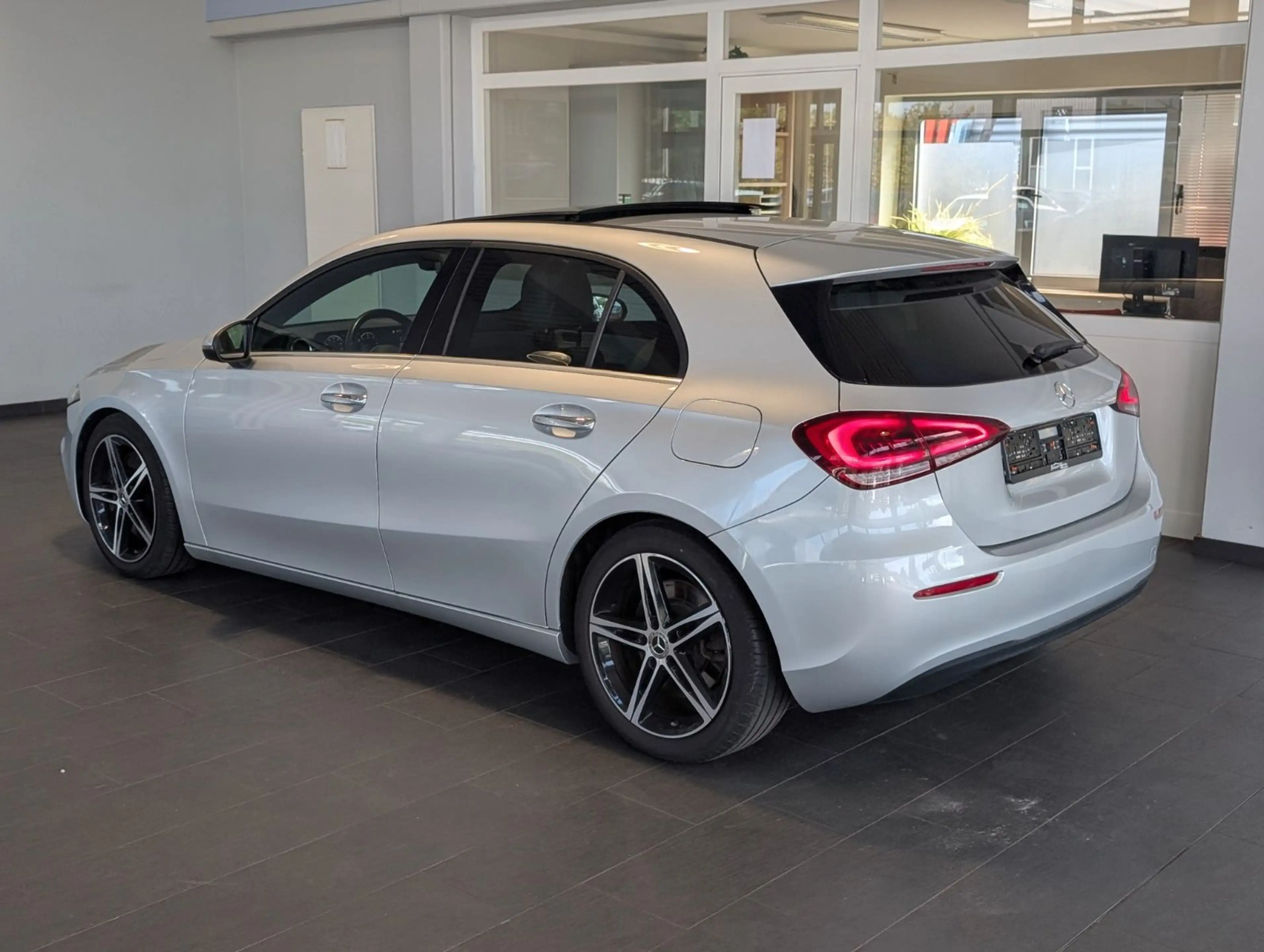 Mercedes-Benz A 200 d*LED*ACC*AHK*Panorama*KAM* — photo 11