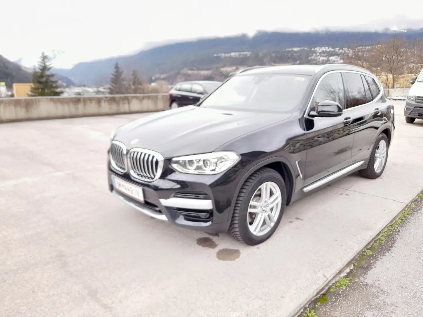BMW X3 xDrive 20 d xLine Schwarz - 1