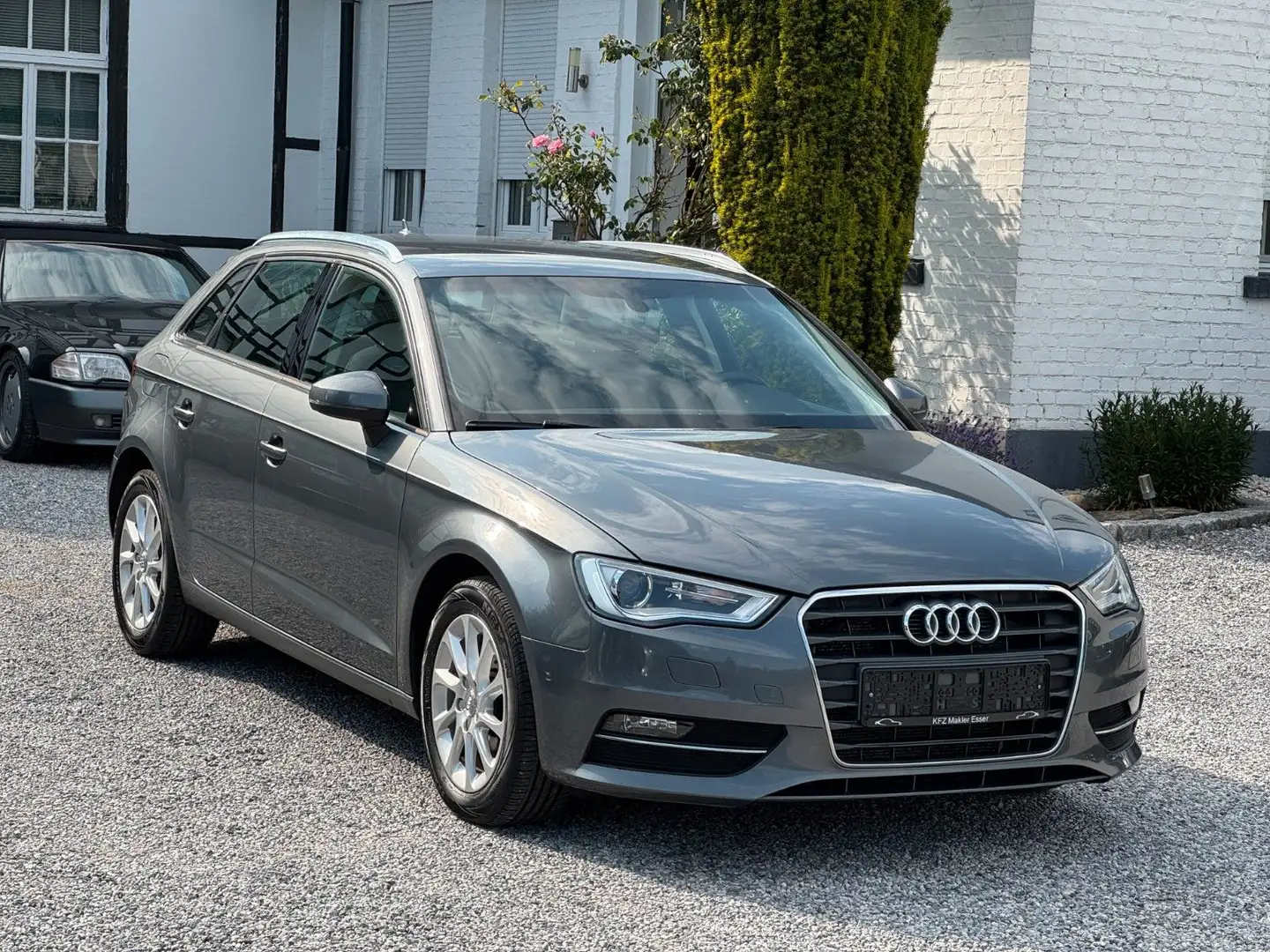 Audi A3 Sportback 2.0 TDI attraction *Xenon*Navi* Gris - 1