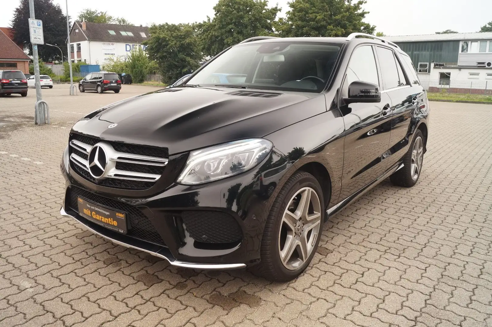 Mercedes-Benz GLE 350 3,0d 4Matic AMG Rückfahrk. LED AHK 84tKm Noir - 1