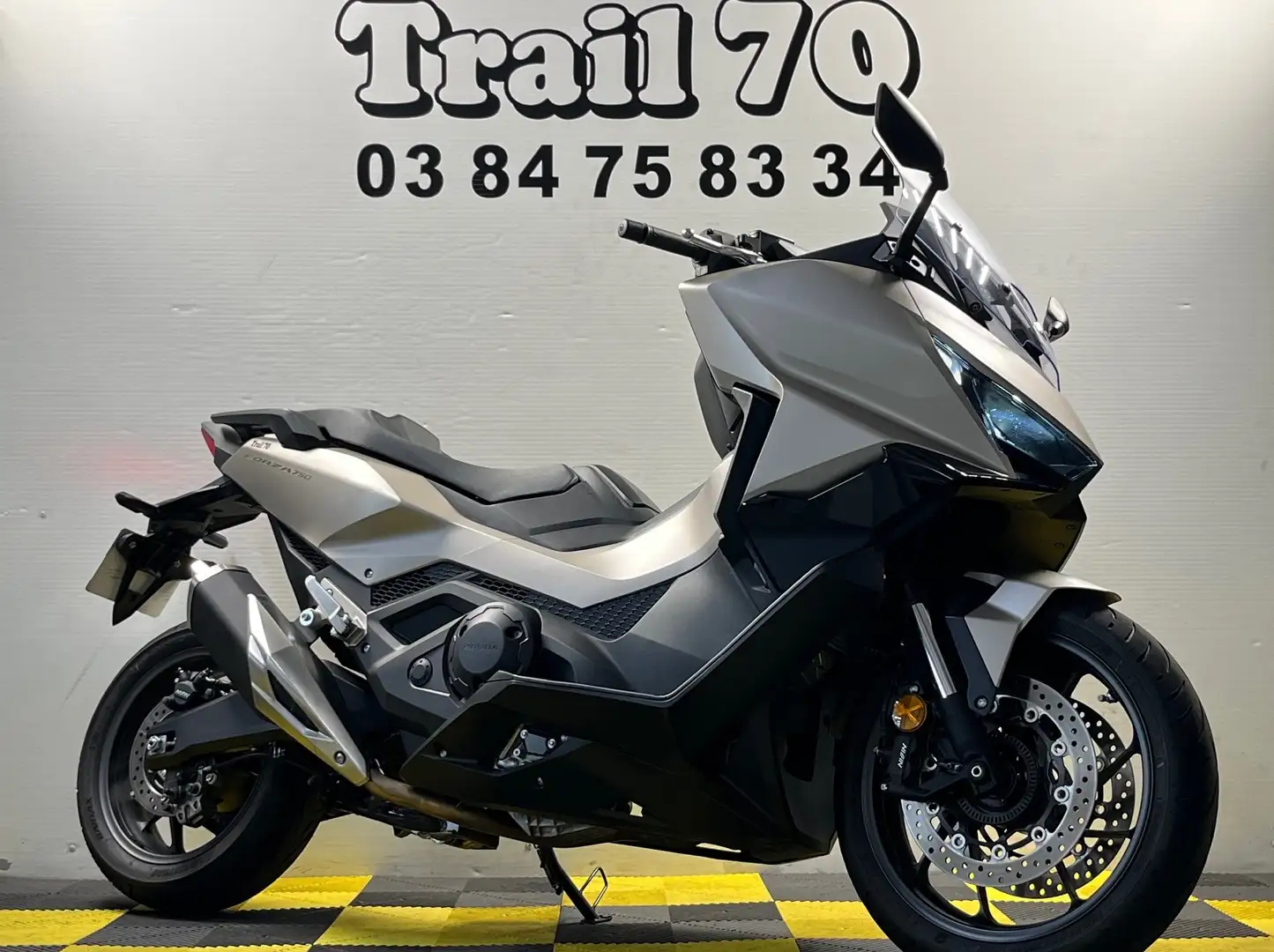 Honda Forza 750 Beige - 2