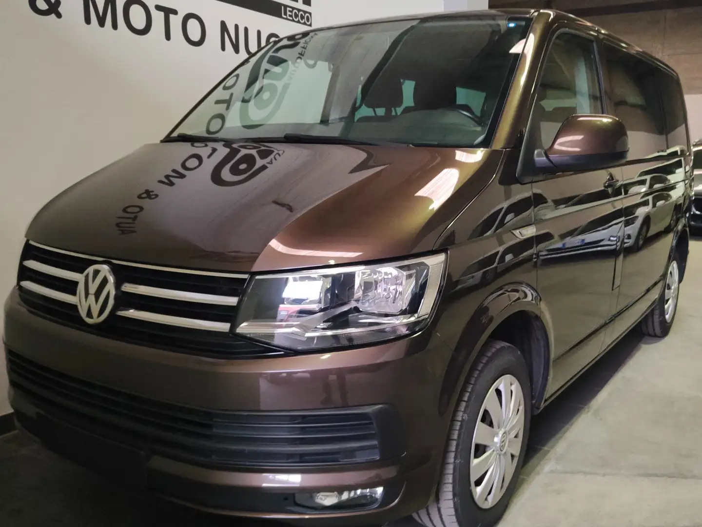 Volkswagen T6 Caravelle 2.0TDI 150cv COMFORTLINE EURO6 9POSTI Braun - 2