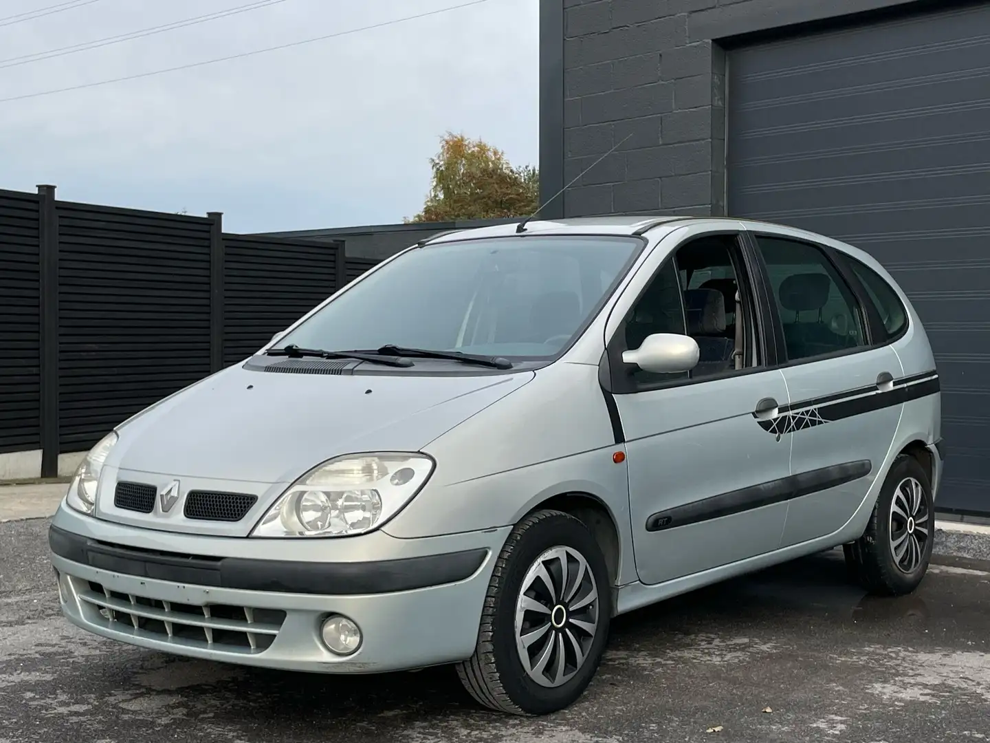 Renault Scenic 1.4i 16v RT Prêt à immatriculer. Beige - 1
