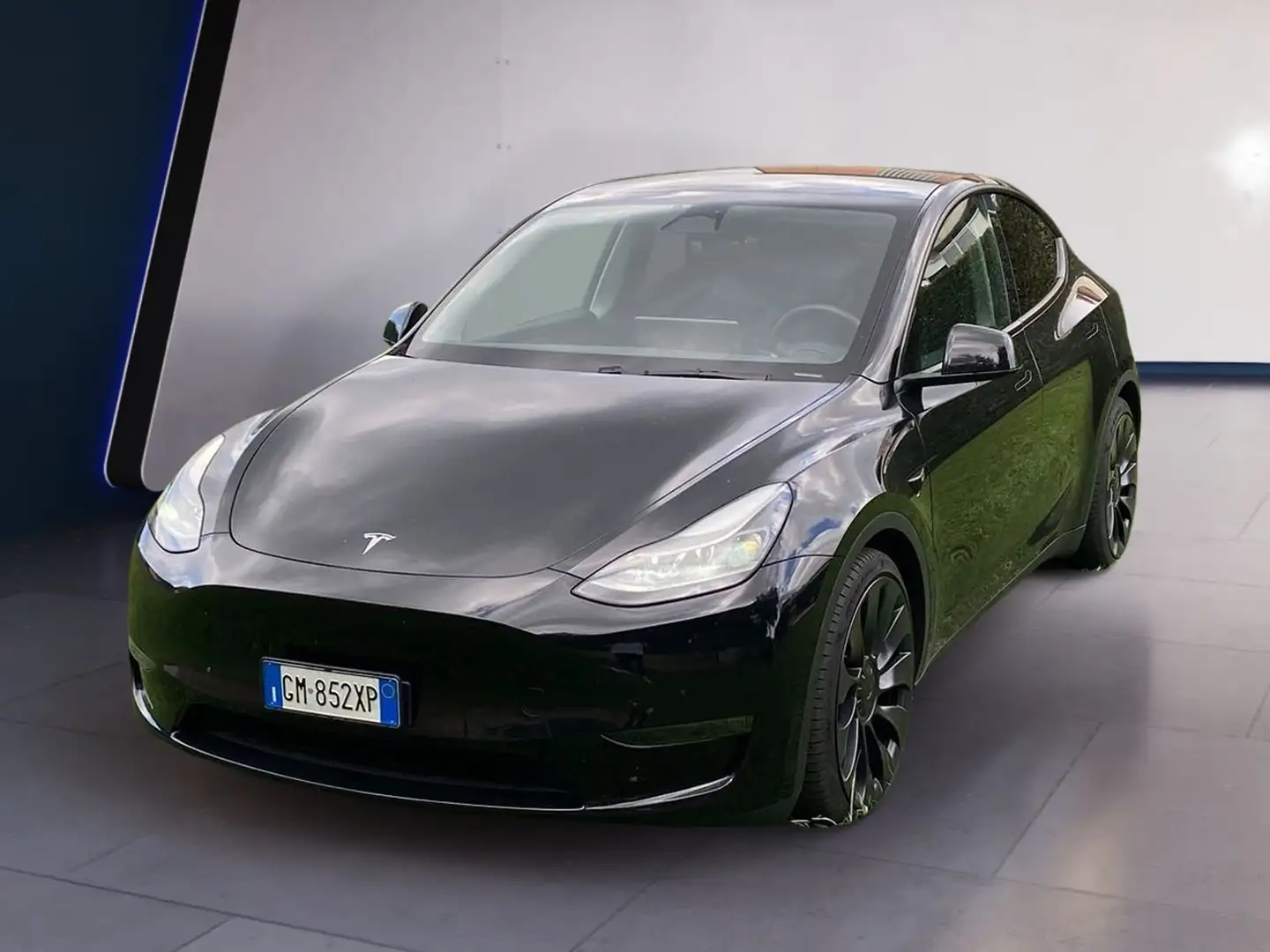 Tesla Model Y performance dual motor awd Noir - 1