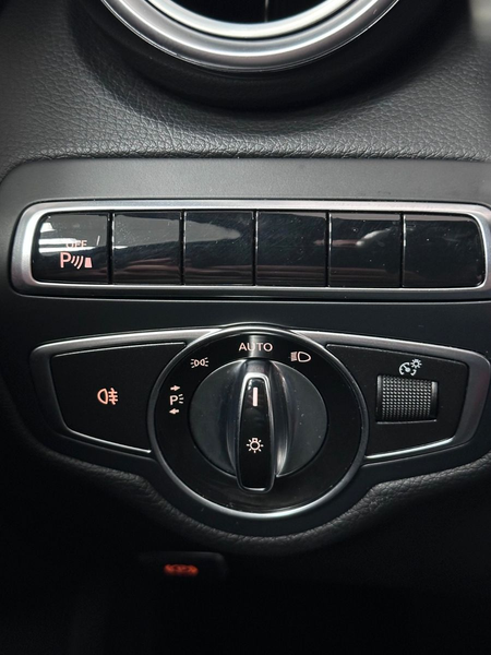 Mercedes-Benz C 250 CGI-AMG.PANO.LEDER.LED.AIRMATIC.BURM.NAVI — photo 28