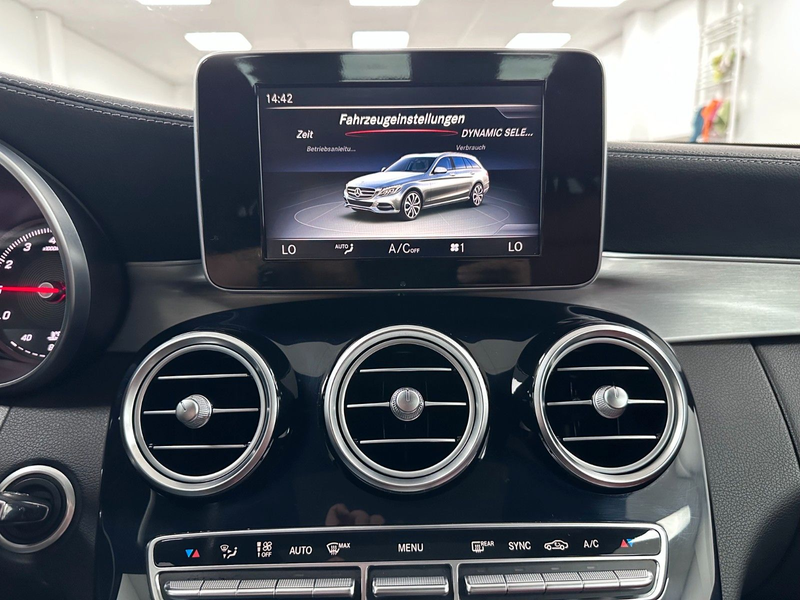 Mercedes-Benz C 250 CGI-AMG.PANO.LEDER.LED.AIRMATIC.BURM.NAVI — photo 30