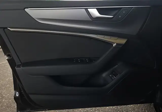 Audi A6 view 15