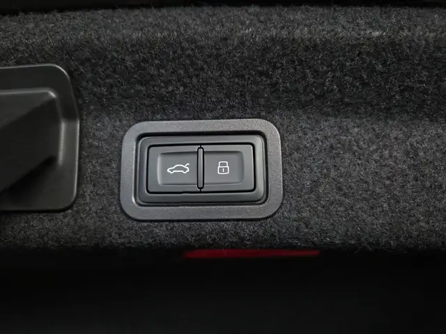 Audi A6 view 13