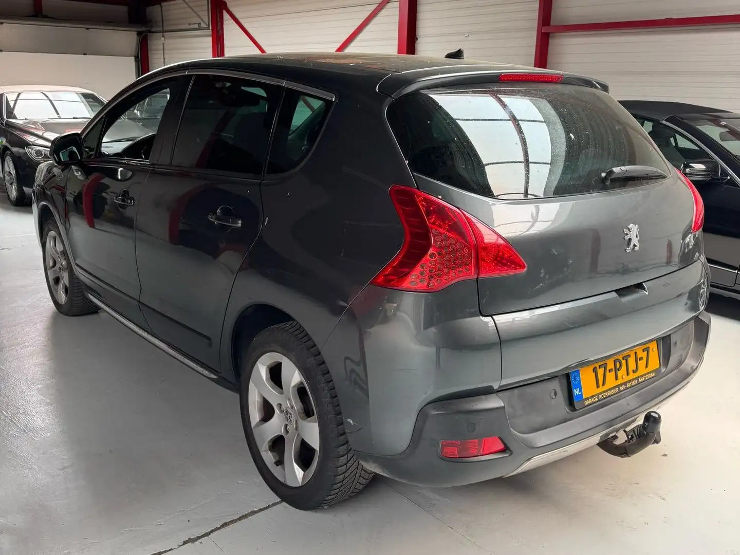 Peugeot 3008 3008 1.6 THP B.Lease Exec Срібний - 1