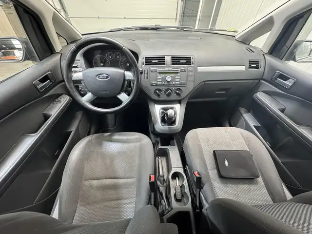 Ford C-Max view 11