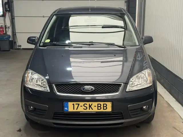 Ford C-Max view 2