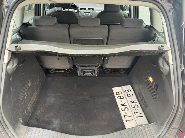 Ford C-Max view 9