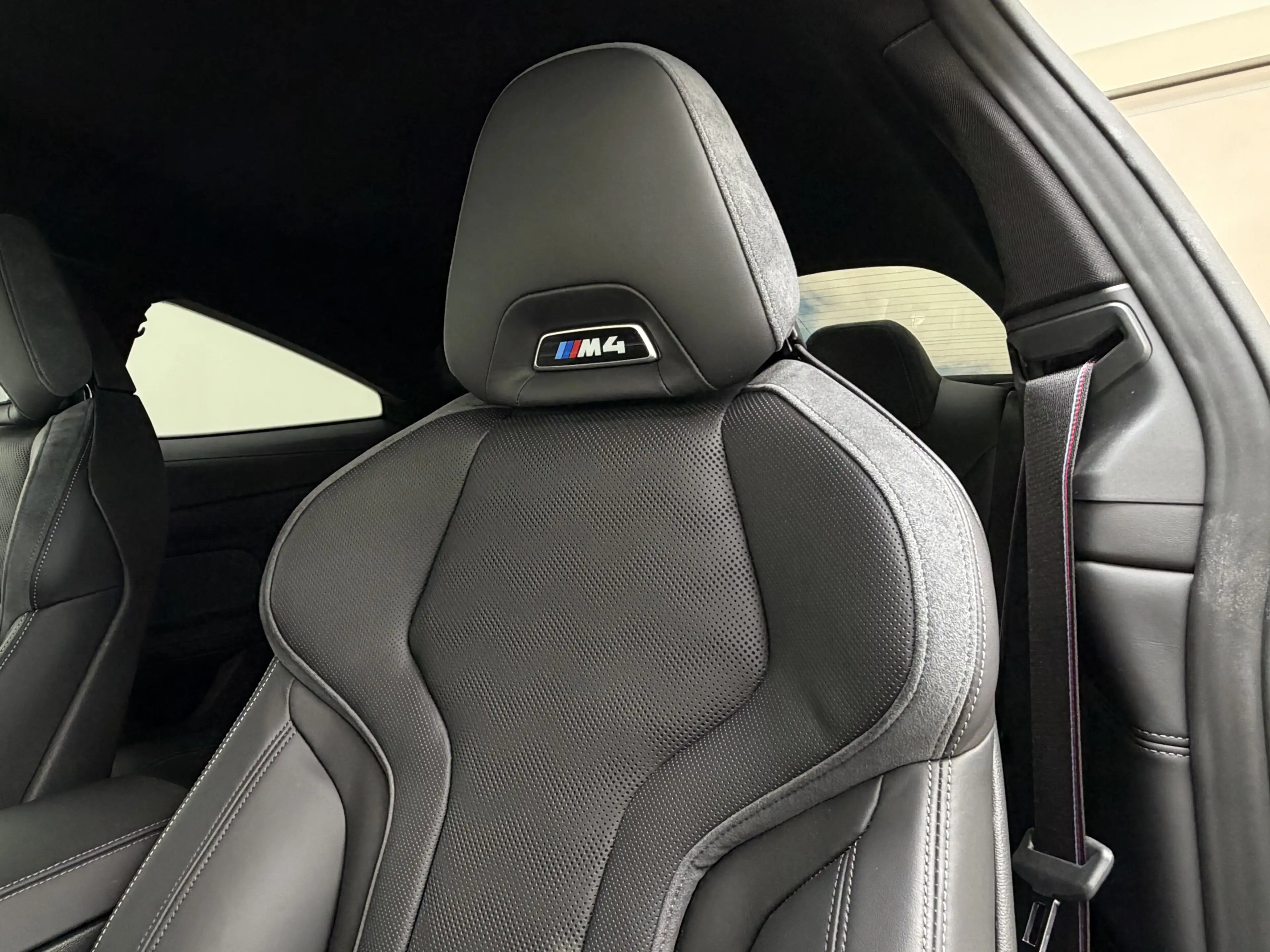 BMW M4 xDrive Competition Sitzlüft ACC 360° Carbon — photo 13