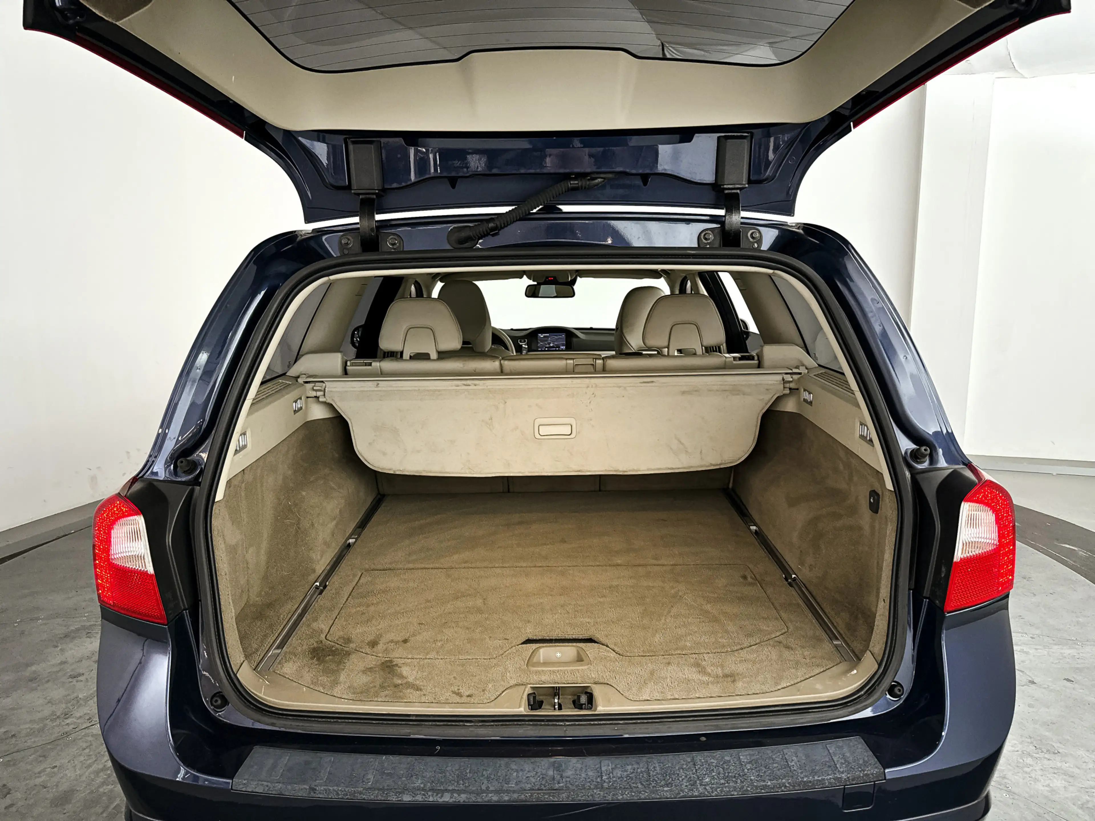 Volvo V70 1.6 T4 Limited Edition | Park assist | Cruise cont — photo 11