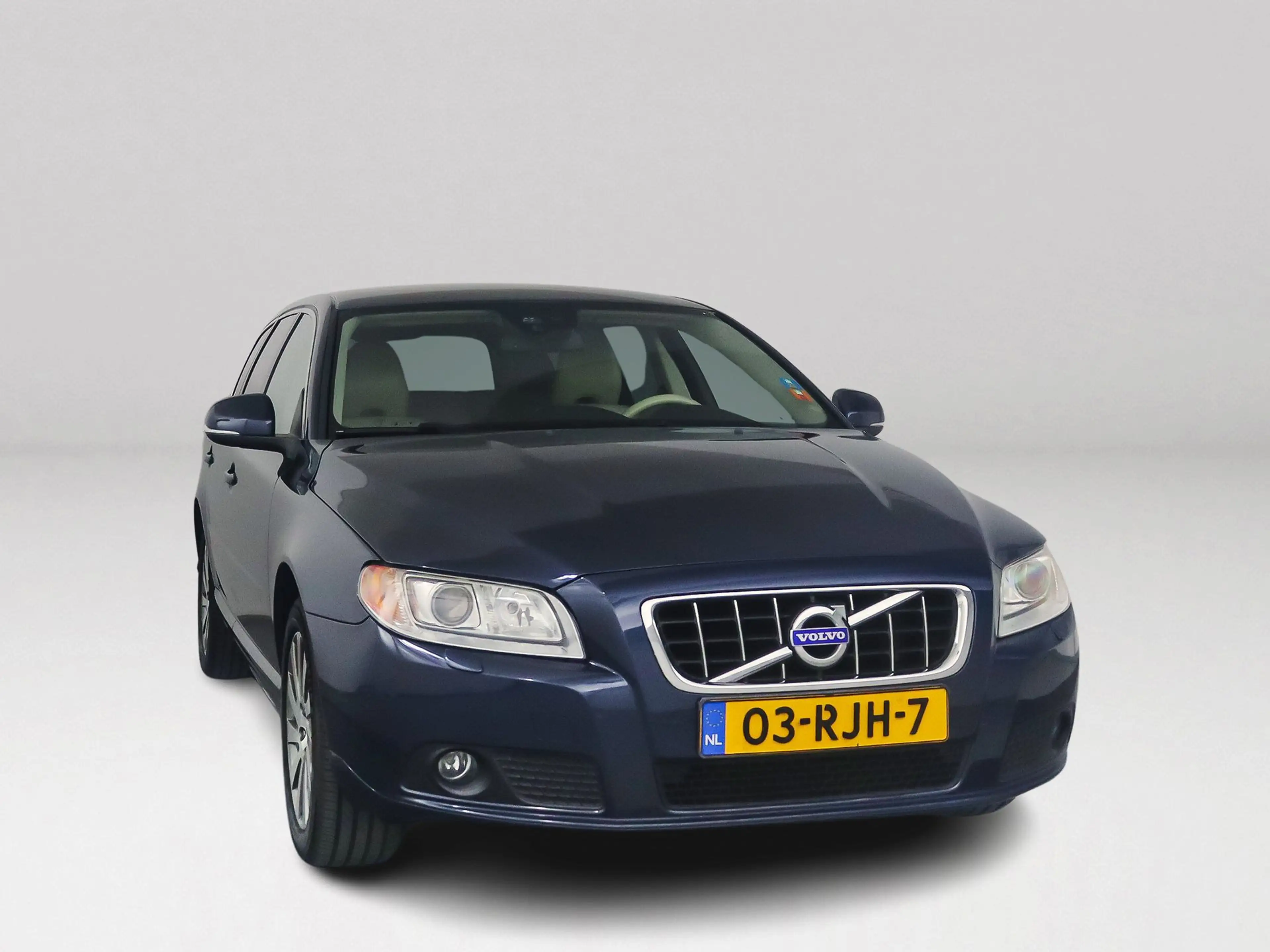 Volvo V70 1.6 T4 Limited Edition | Park assist | Cruise cont — photo 8