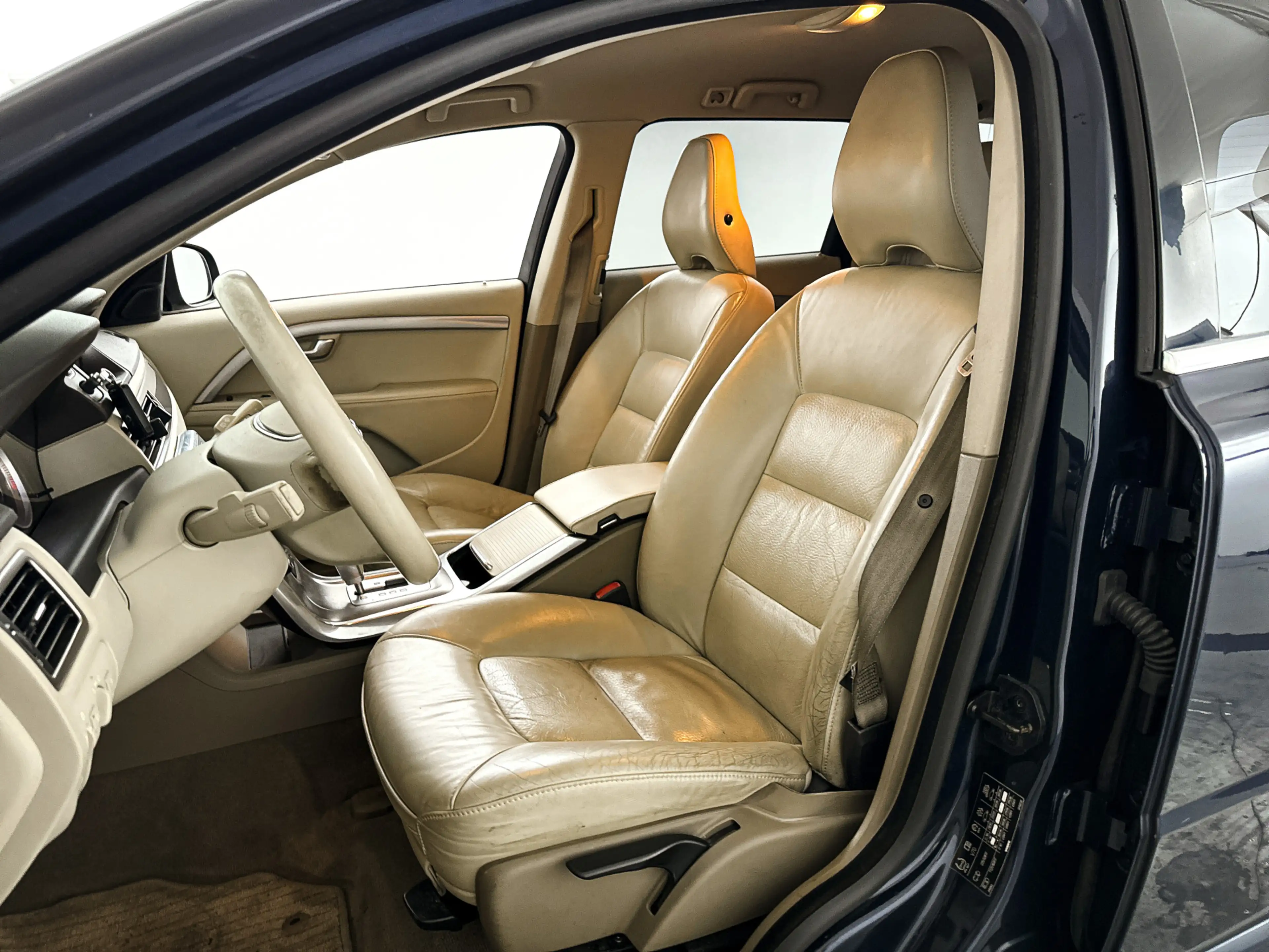 Volvo V70 1.6 T4 Limited Edition | Park assist | Cruise cont — photo 6