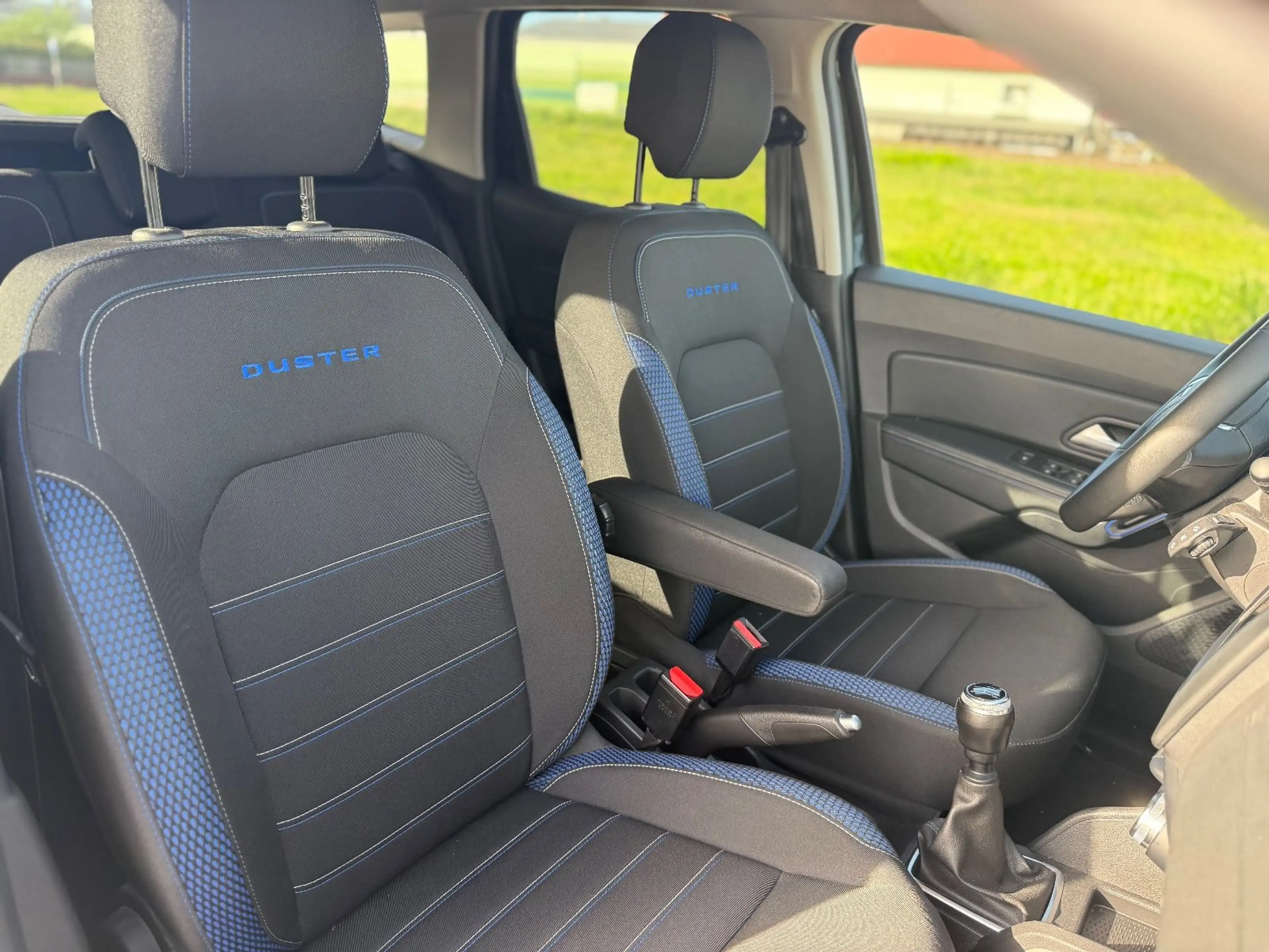 Dacia Duster II Celebration / 360°-Kamera / Navi — photo 11
