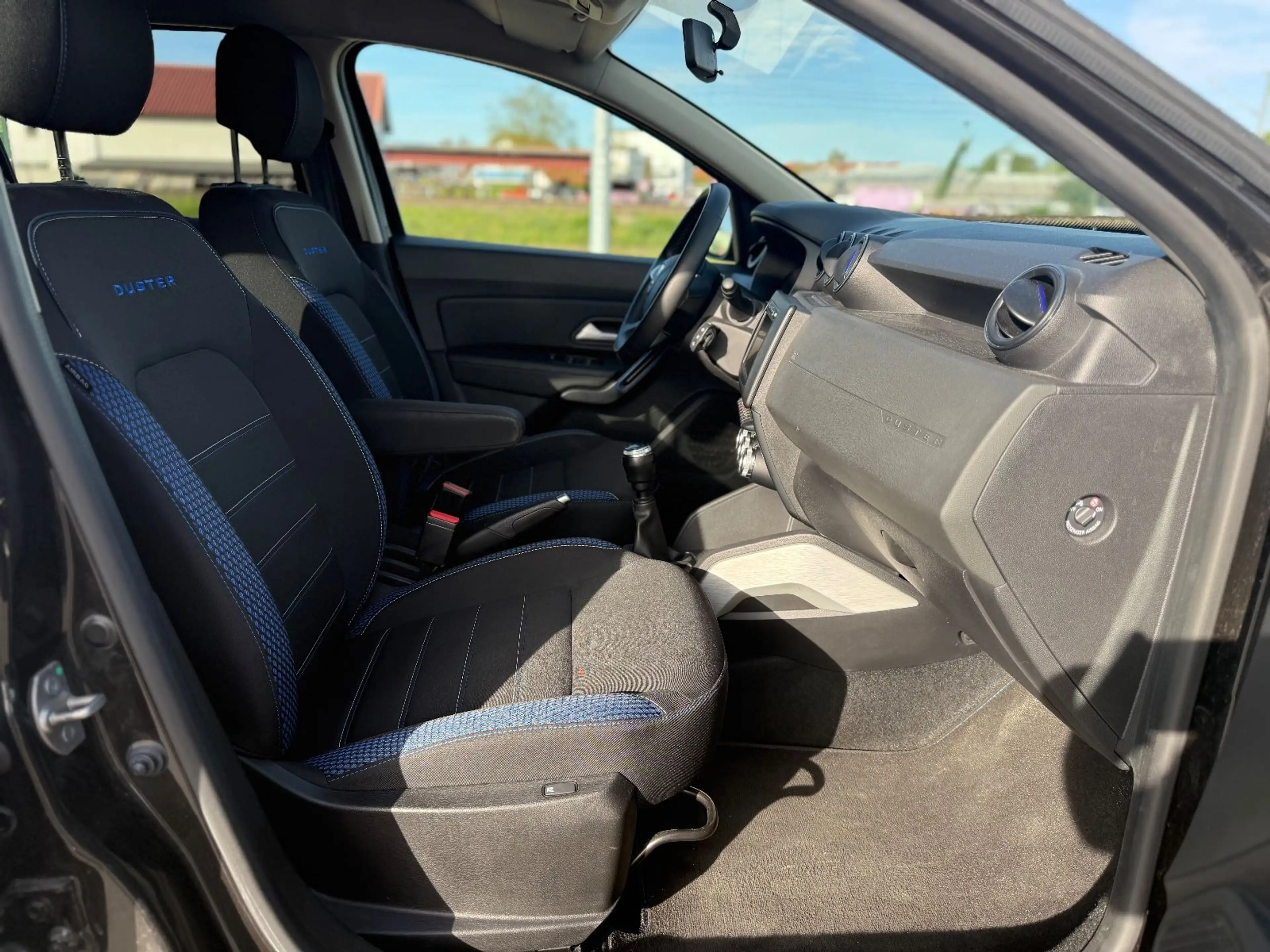 Dacia Duster II Celebration / 360°-Kamera / Navi — photo 12