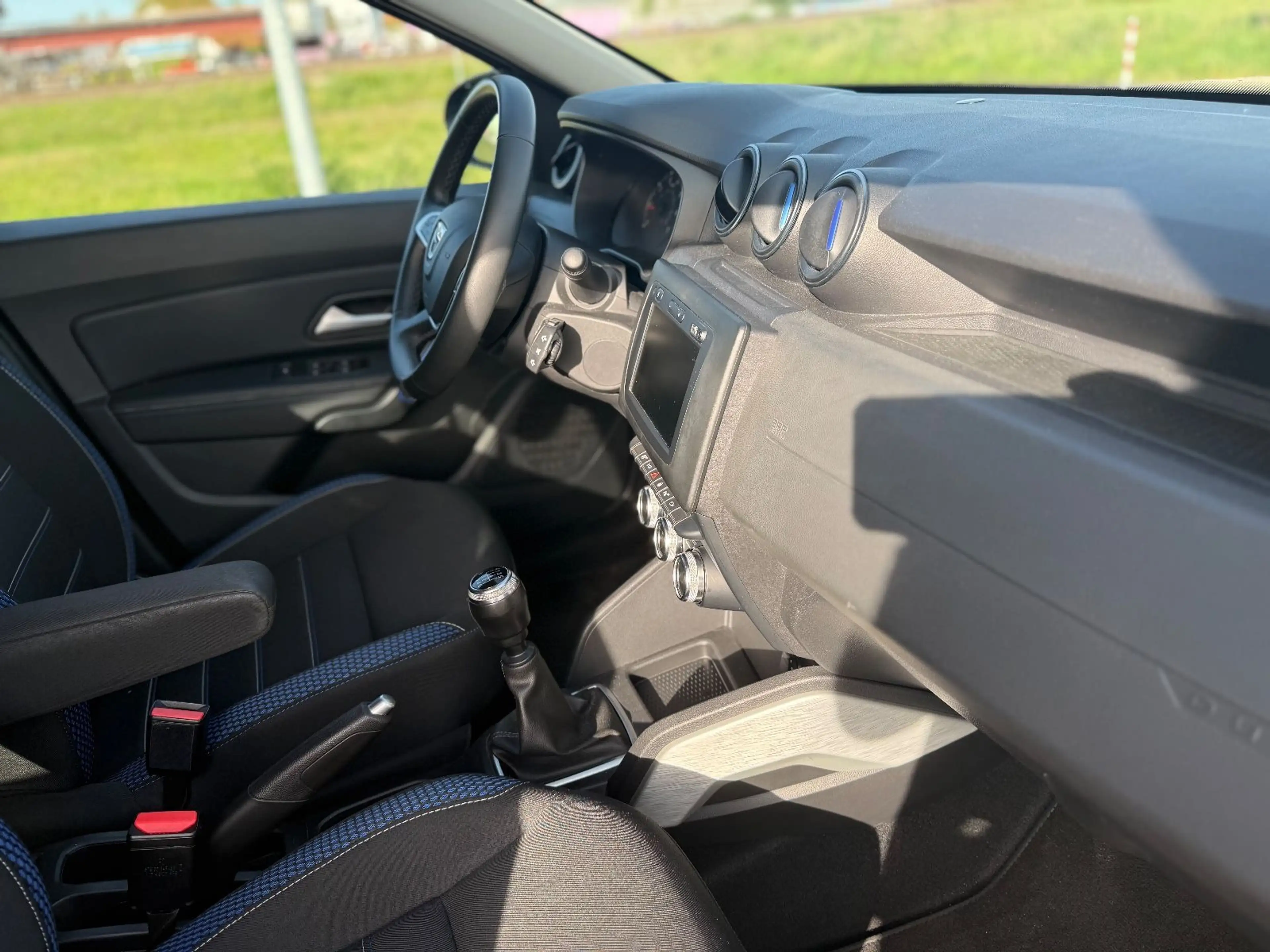 Dacia Duster II Celebration / 360°-Kamera / Navi — photo 10