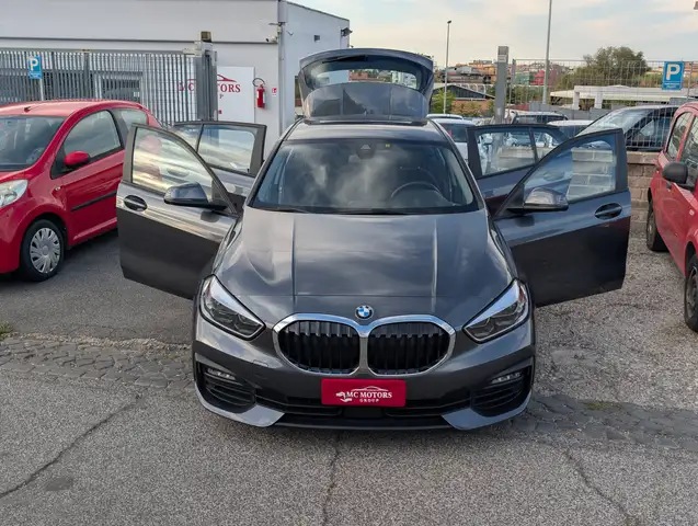 BMW 1 Series view 8