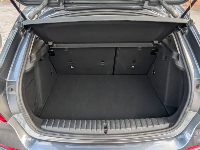 BMW 1 Series view 18