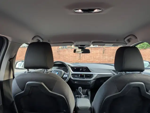BMW 1 Series view 12