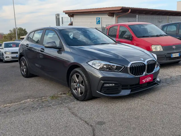 BMW 1 Series view 6