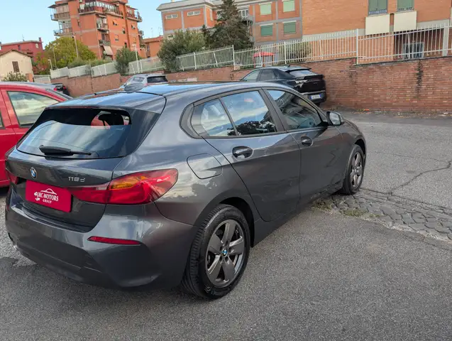 BMW 1 Series view 5