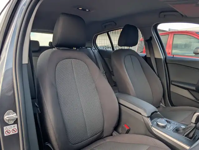 BMW 1 Series view 13