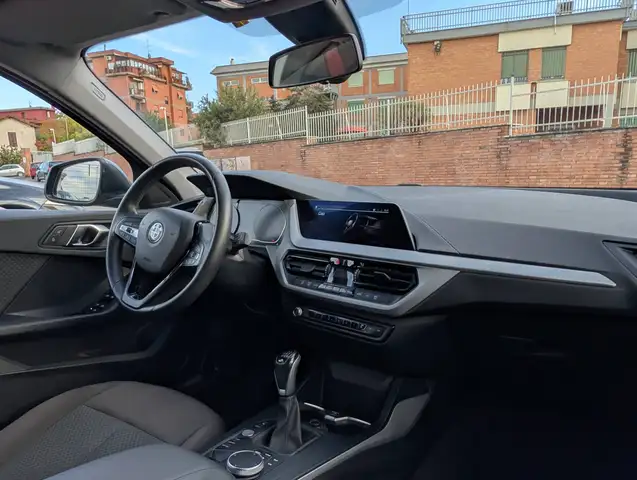 BMW 1 Series view 11