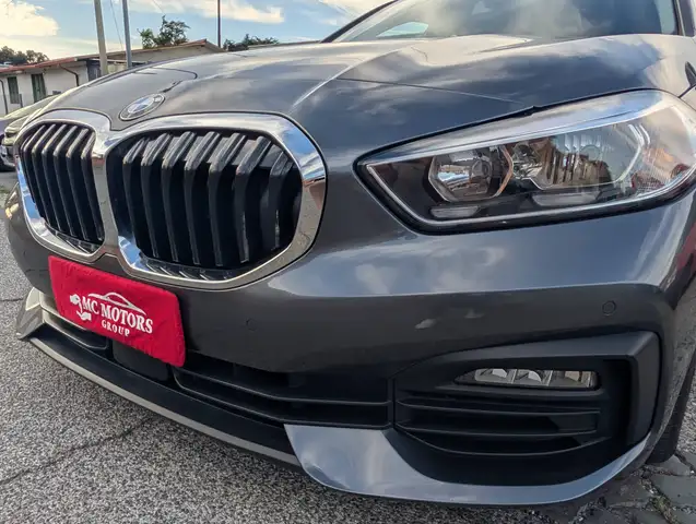 BMW 1 Series view 2