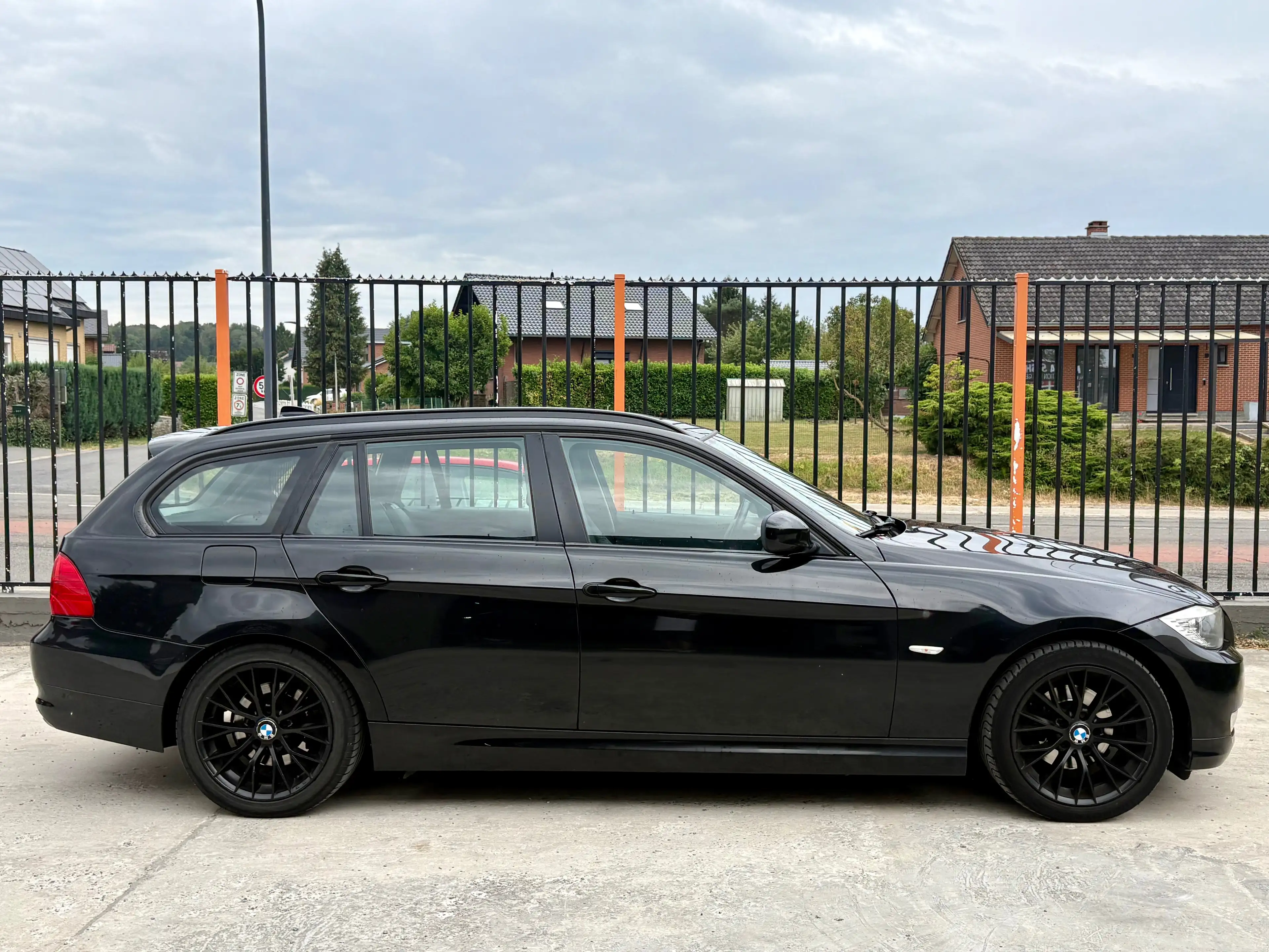 BMW 316 Touring 316 d — photo 2