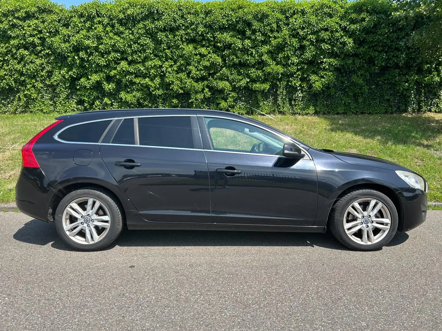 Volvo V60 1.6 D2 Summum - Nette auto - Automaat - Navi - zit Nero - 2