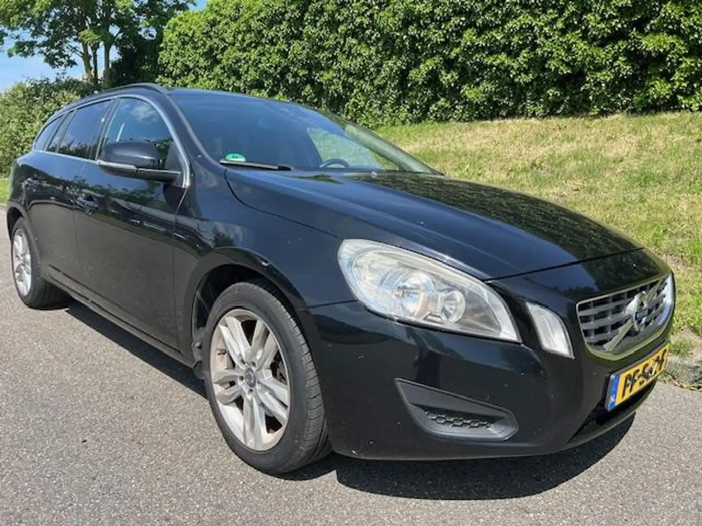 Volvo V60 1.6 D2 Summum - Nette auto - Automaat - Navi - zit Nero - 1