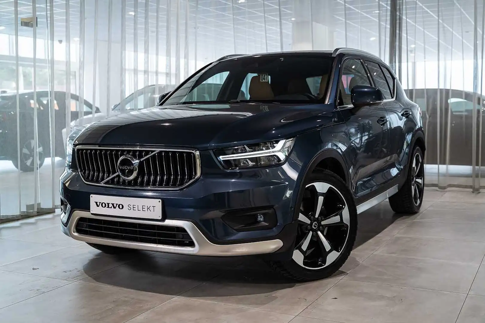 Volvo XC40 Inscription T4 AWD Geartronic Bleu - 1