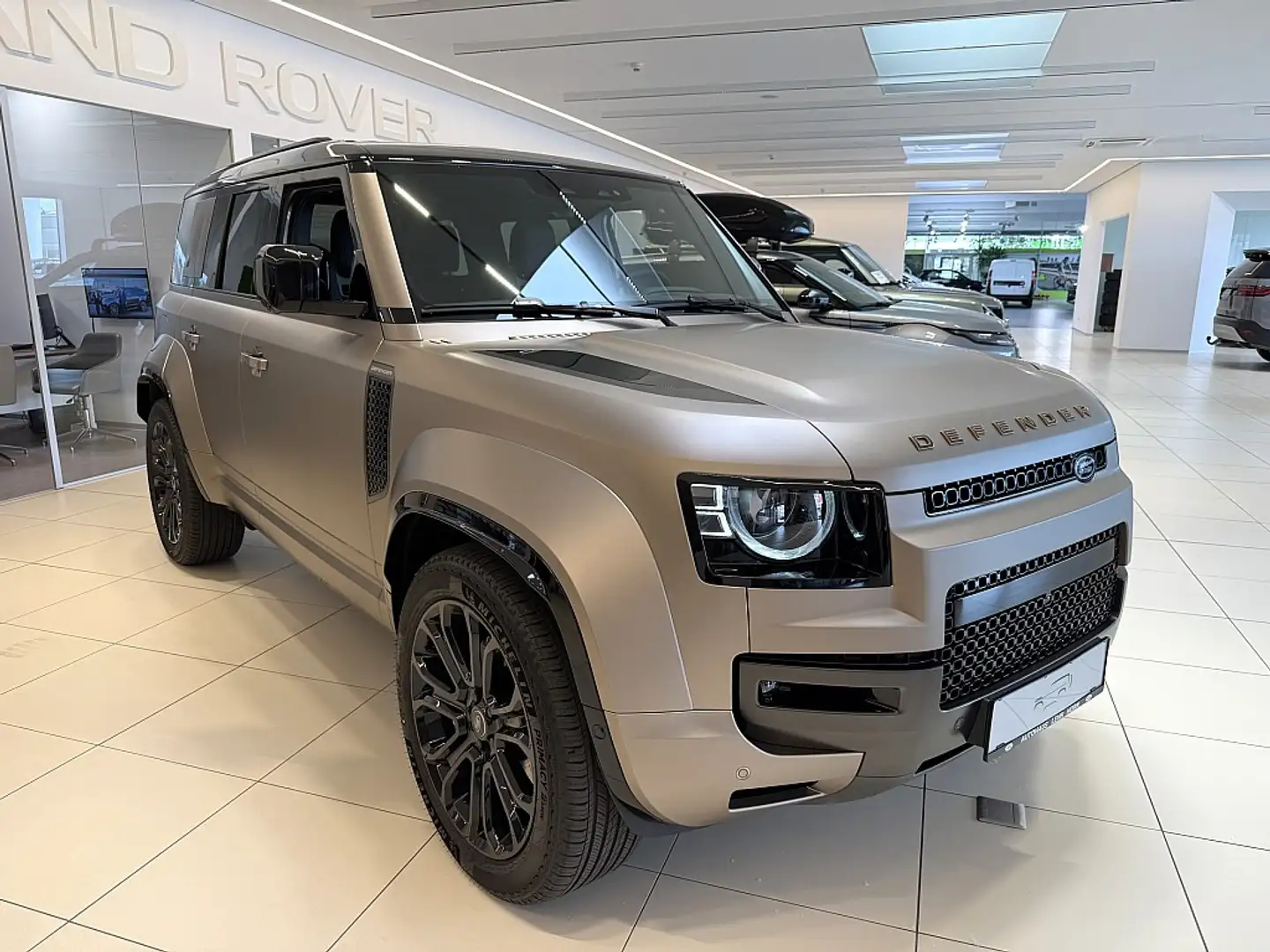 Land Rover Defender 110 OCTA P635 AWD Aut. Braun - 1