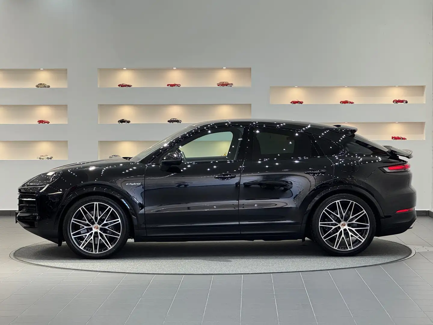 Porsche Cayenne Coupe III *22Zoll*AdaptiveSportsitze*SoftClose* Schwarz - 2