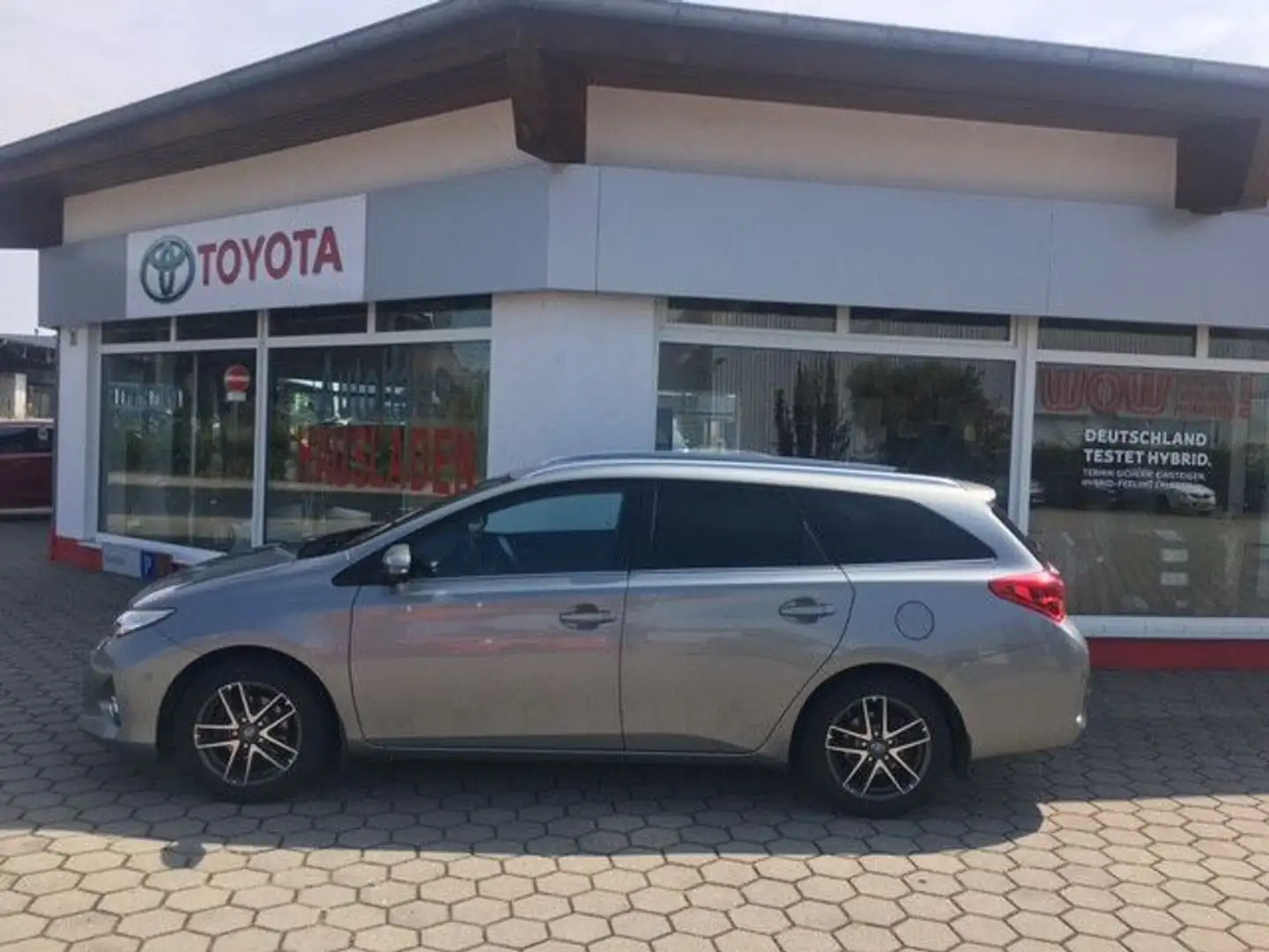 Toyota Auris Touring Sports Edition Silber - 2
