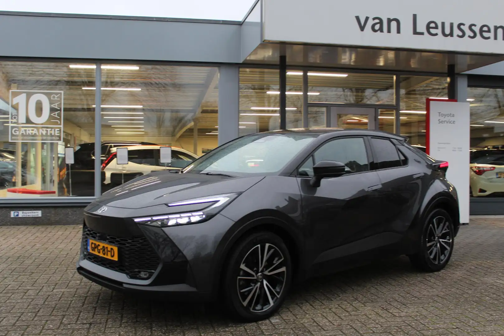 Toyota C-HR 2.0 Plug-in Hybrid 220 EXECUTIVE PANODAK EL-A.KLEP Grau - 1