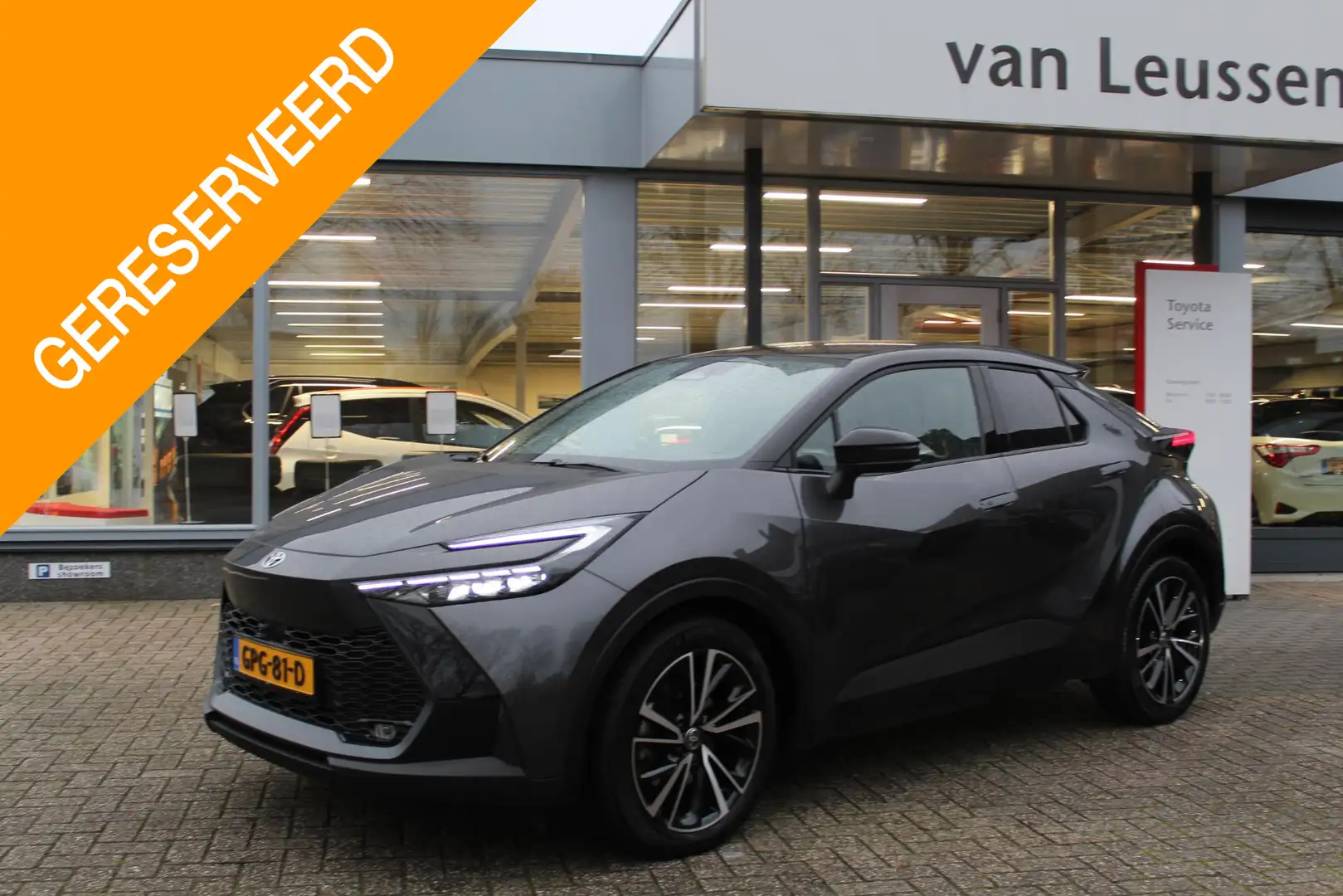 Toyota C-HR 2.0 Plug-in Hybrid 220 EXECUTIVE PANODAK EL-A.KLEP Grijs - 1