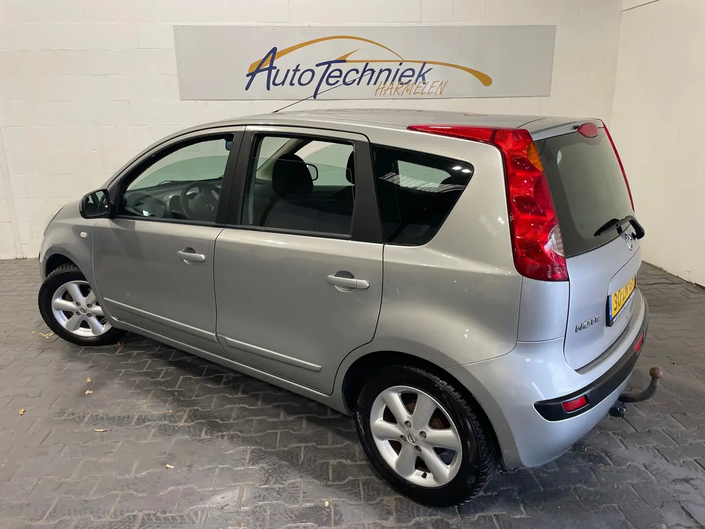 Nissan Note 1.6 Acenta *Airco*Nieuwe A.P.K.*Trekhaak* Grijs - 2