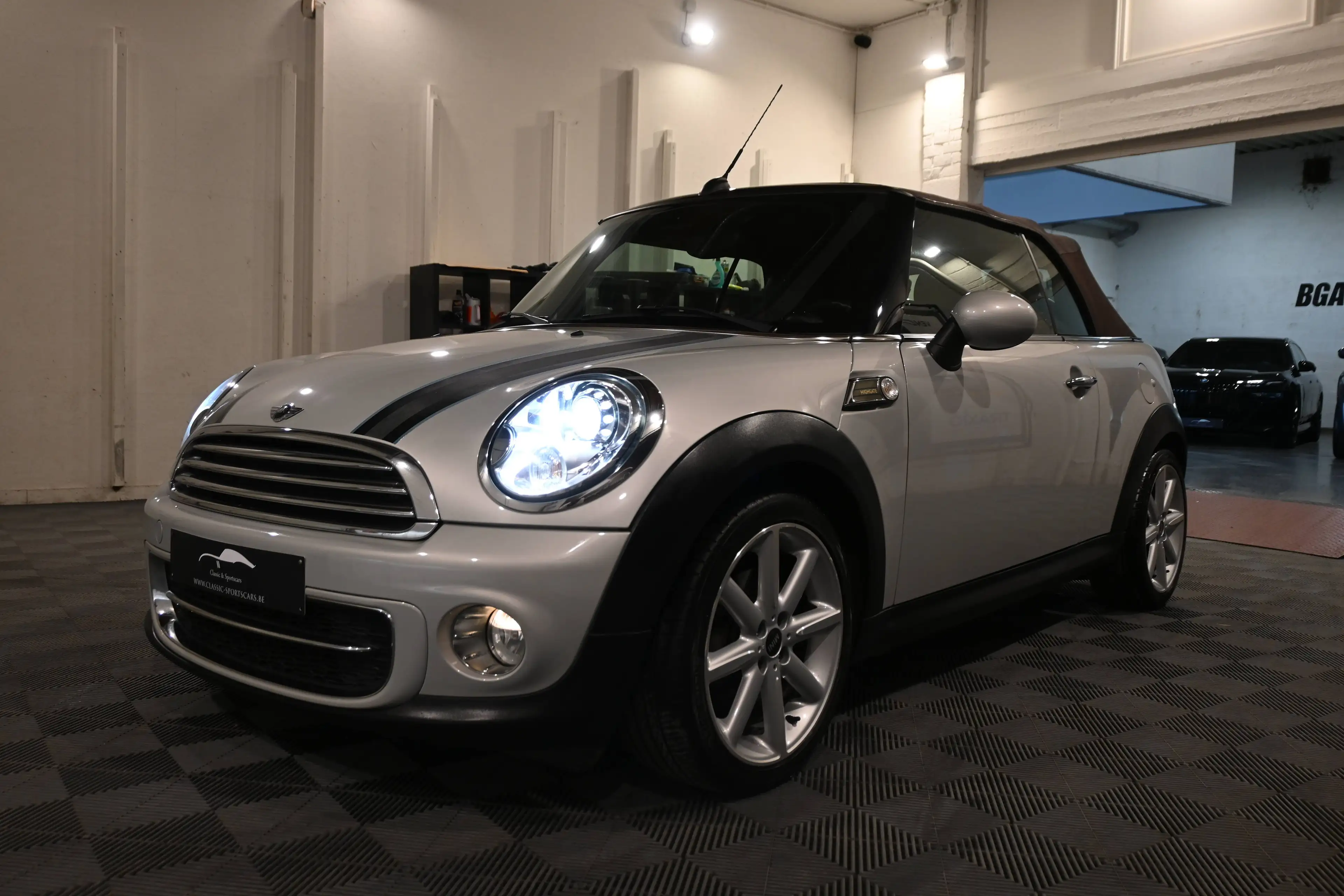 MINI Cooper D Cabrio COOPER 1.6D CABRIOLET / XENON / GPS NAVIGATION / CUIR / PDC !! — photo 5