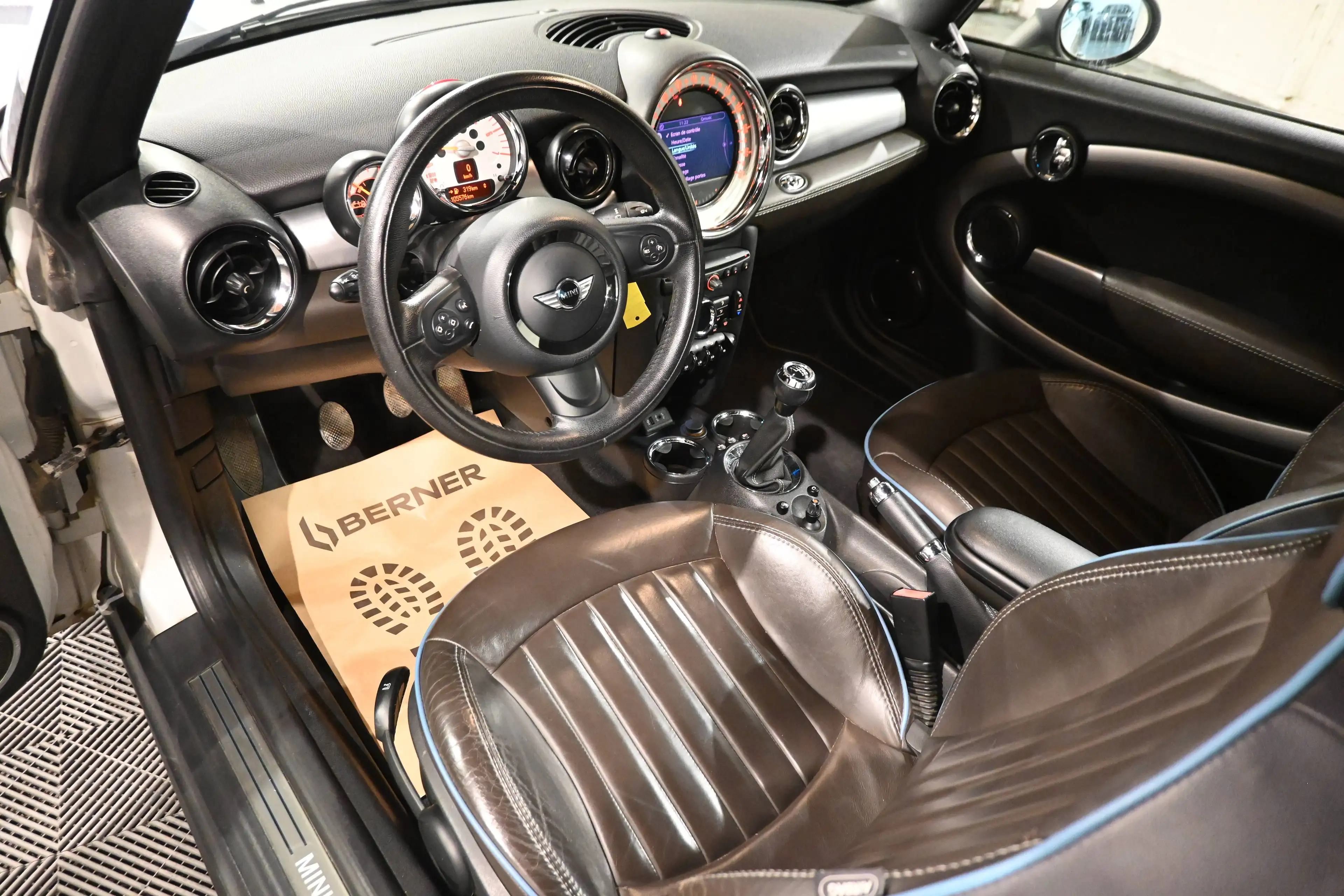 MINI Cooper D Cabrio COOPER 1.6D CABRIOLET / XENON / GPS NAVIGATION / CUIR / PDC !! — photo 13