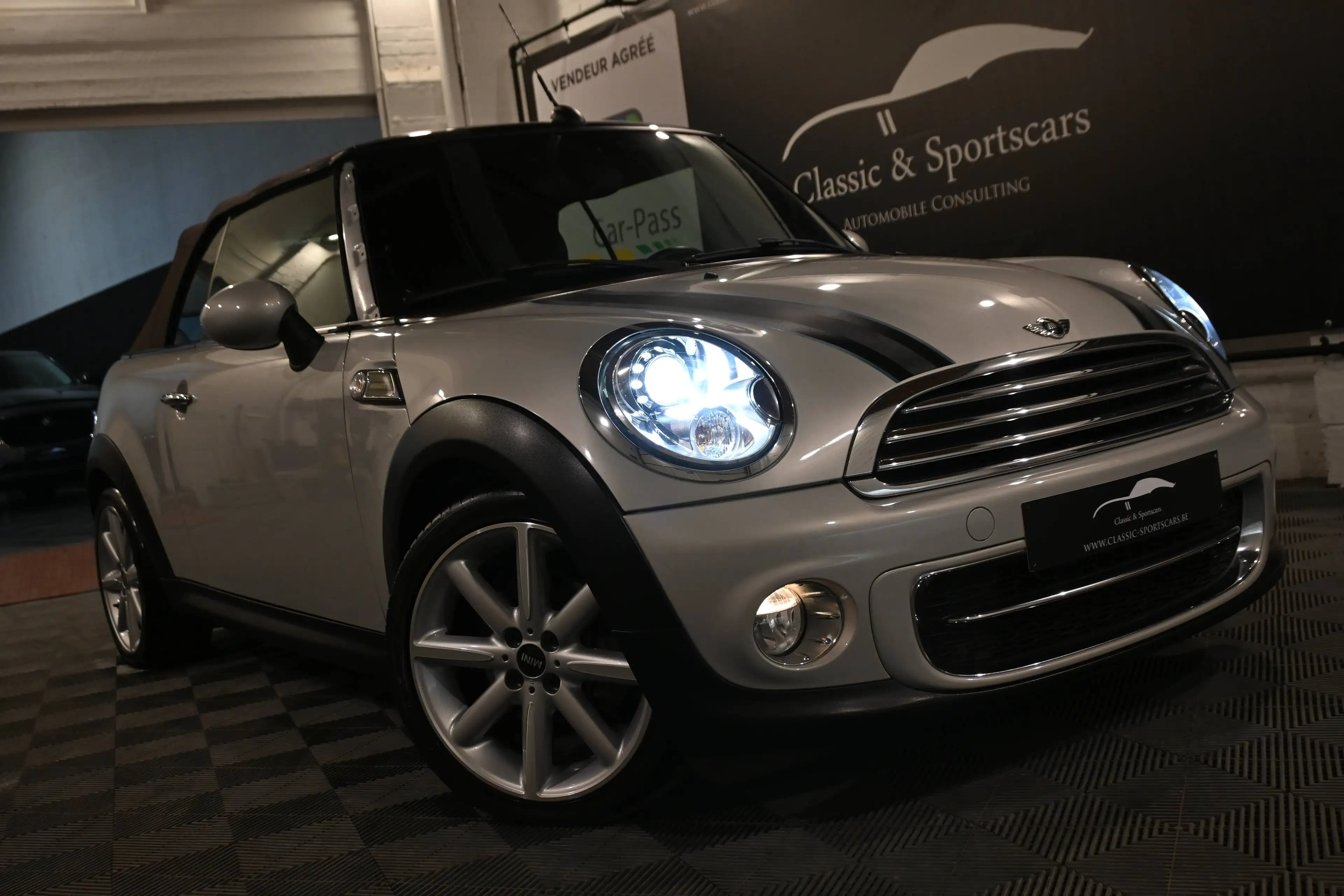 MINI Cooper D Cabrio COOPER 1.6D CABRIOLET / XENON / GPS NAVIGATION / CUIR / PDC !! — photo 2