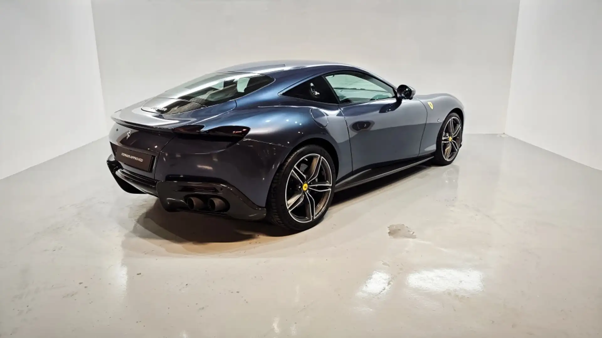 Ferrari Roma Azul - 2