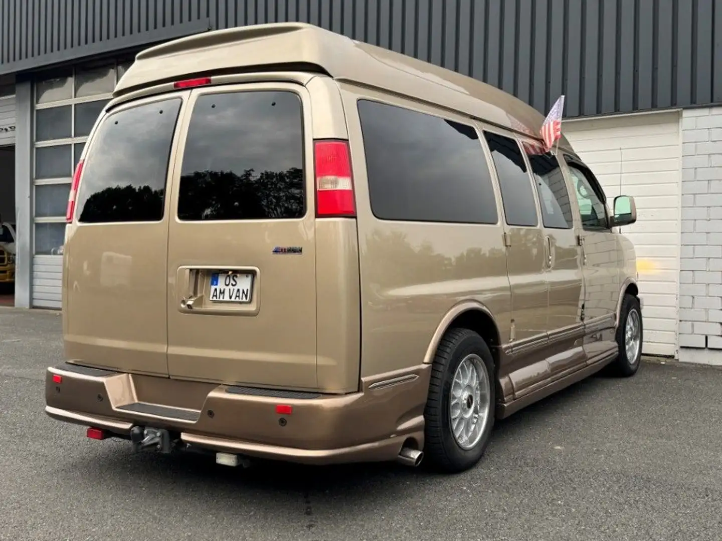 Chevrolet Express Chevy Van Explorer Ltd. LPG Stabitrac Gold - 2