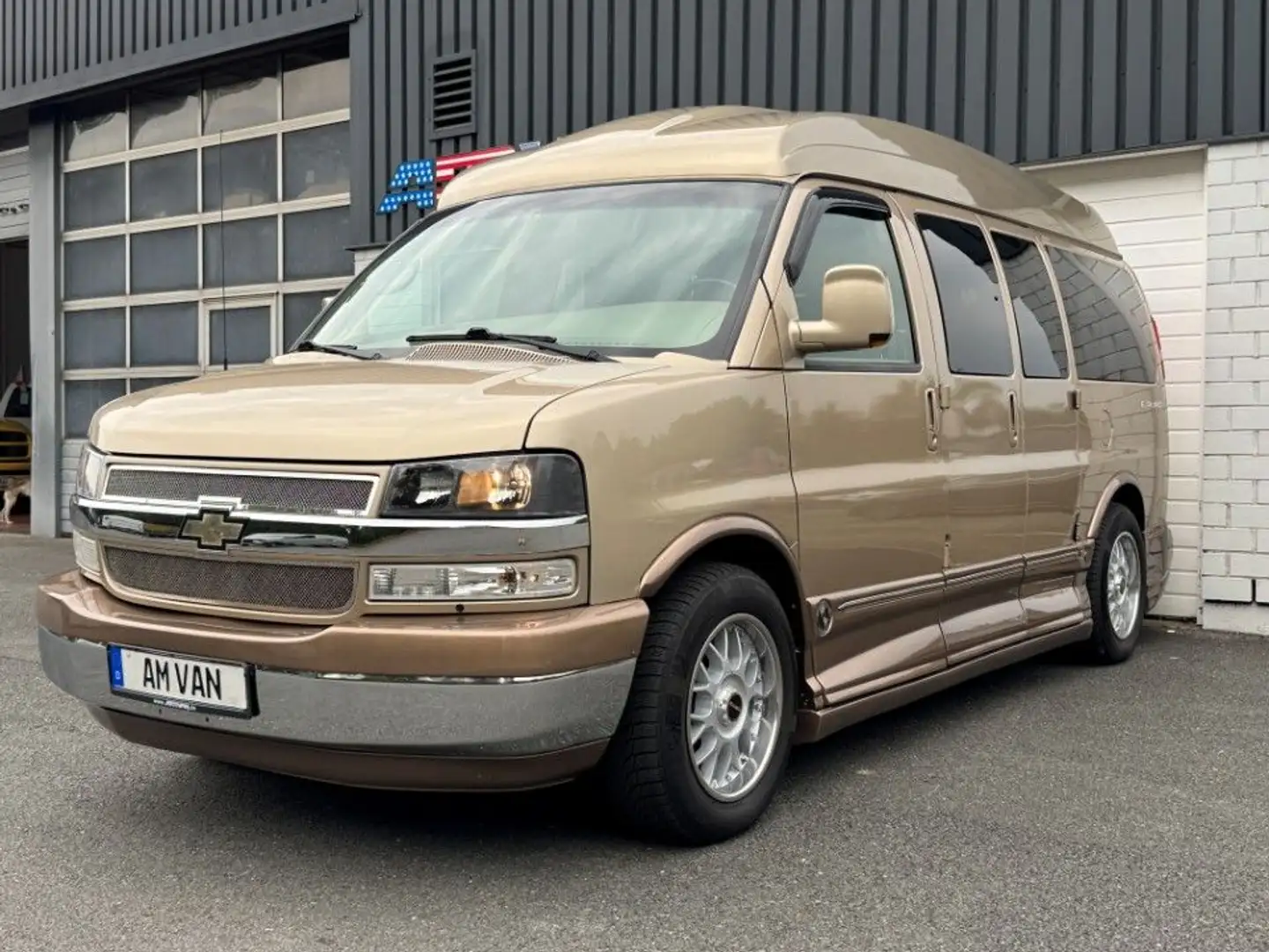 Chevrolet Express Chevy Van Explorer Ltd. LPG Stabitrac Gold - 1