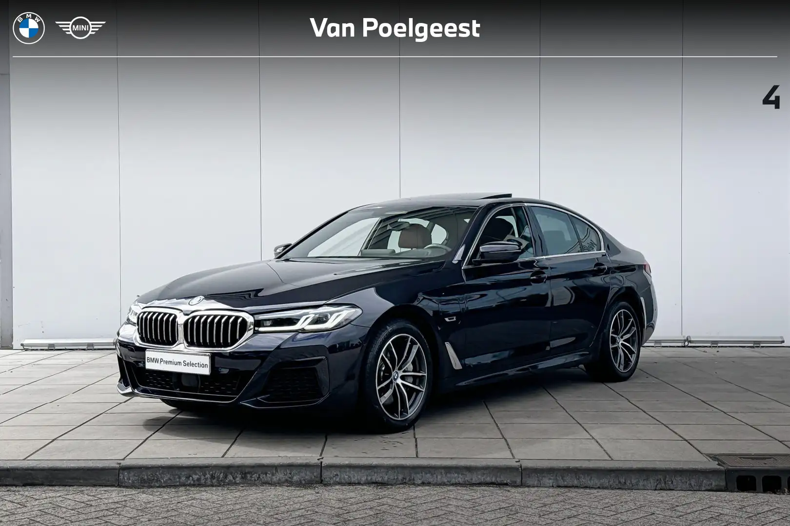 BMW 545 5 Serie Sedan 545e xDrive M-Sport Co-Pilot Pack / Zwart - 1